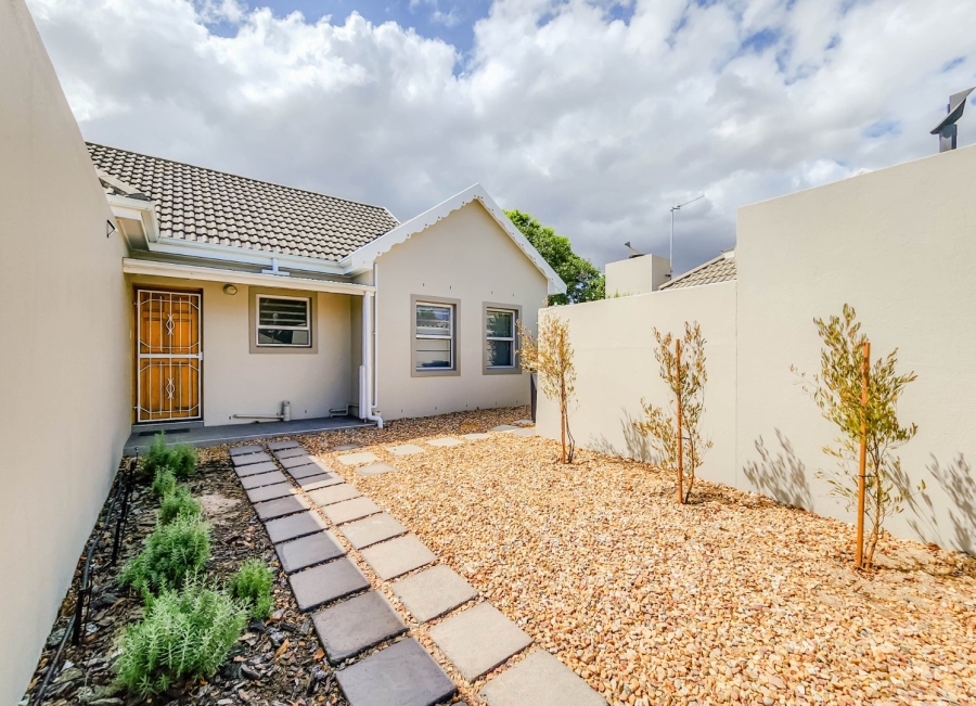 To Let 3 Bedroom Property for Rent in Sonstraal Heights Western Cape